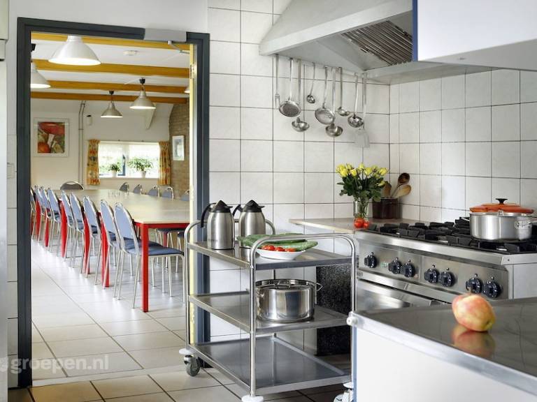 Fully equipped vacation home with patio | Dogs allowed — photo 4