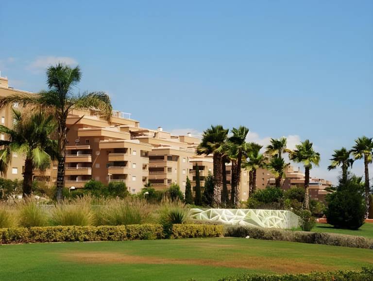 Apartment with terrace & pool in Oropesa del Mar