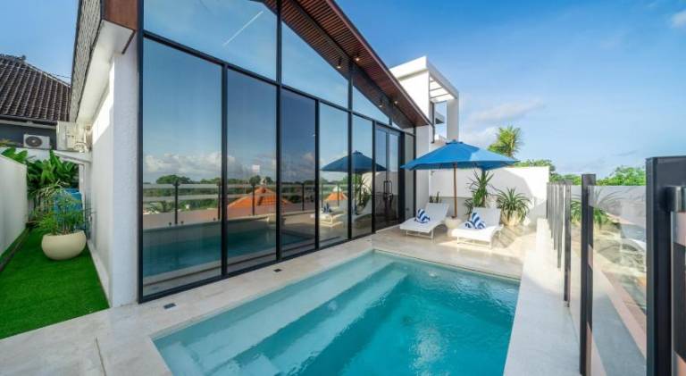 Villa with pool in Pecatu