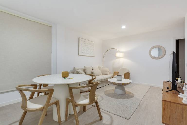 Apartment with grill & patio | Sea view — photo 2