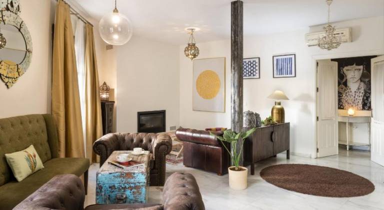 Ample apartment with patio | Next to Metropol Parasol | Pets are welcome — photo 2