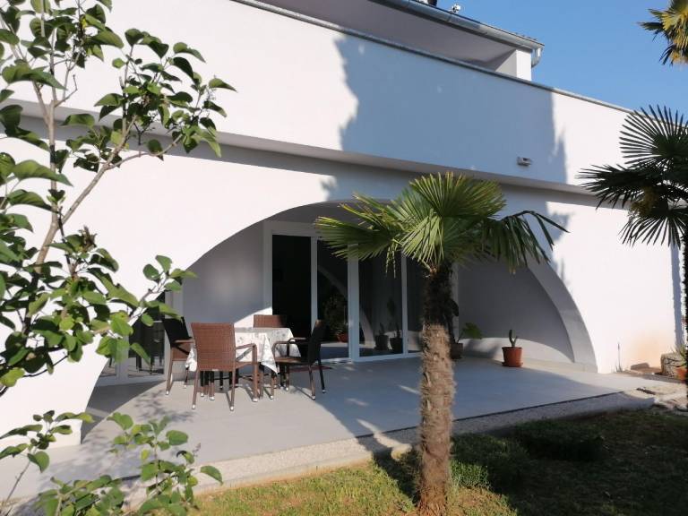 Apartment  Gabonjin