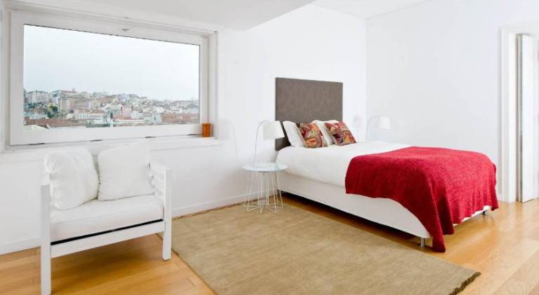 Fully equipped rental apartment | Close to São Jorge Castle | Good for workation | Pets allowed in Lisbon
