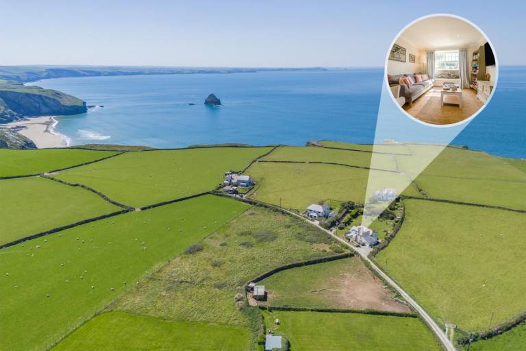 Cottage with yard, barbeque & jacuzzi | Water view in Tintagel