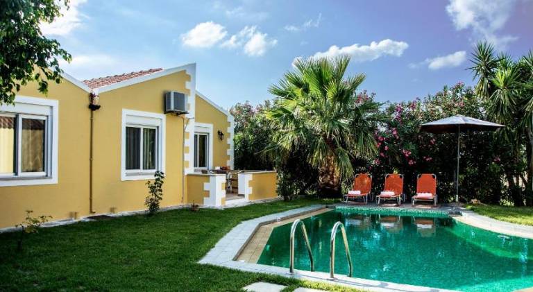 Apartment with pool, patio & garden | Pets are welcome in Apokoronas