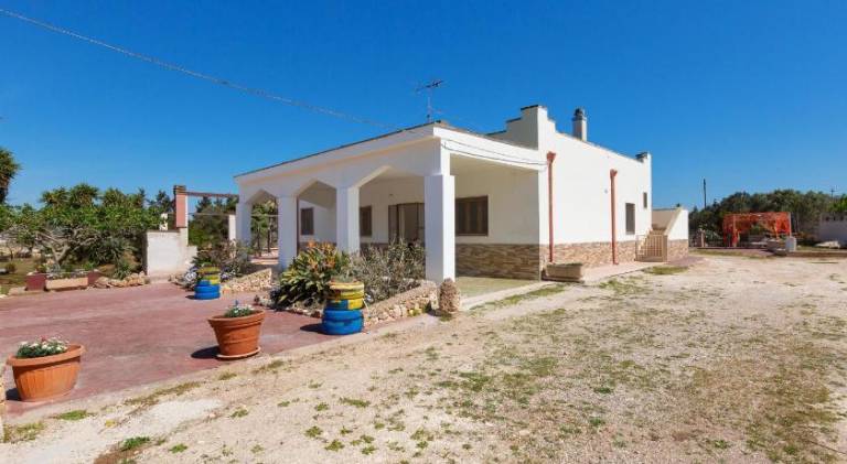Ample villa with garden, grill & terrace | Pets are welcome in Porto Cesareo