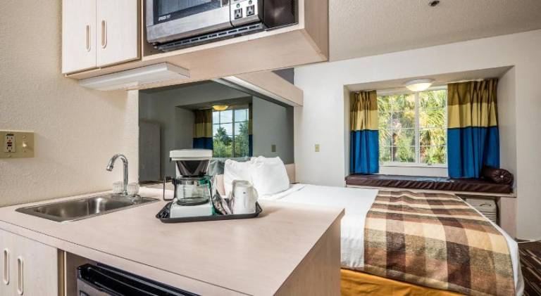 Microtel Inn & Suites by Wyndham Palm Coast I-95 — photo 2