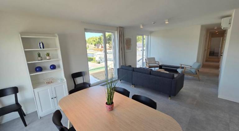 Rental apartment with patio & pool — photo 3