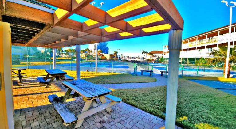 Boathouse Condo, Downtown Destin Harbor, Private Beach Access, Waterfront, on Golf course, Water Tax — photo 5