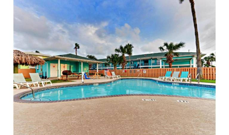 The Island Hotel Near Beach Port Aransas — photo 2