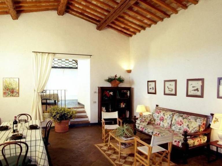 Holiday apartment with pool, yard & barbeque — photo 4