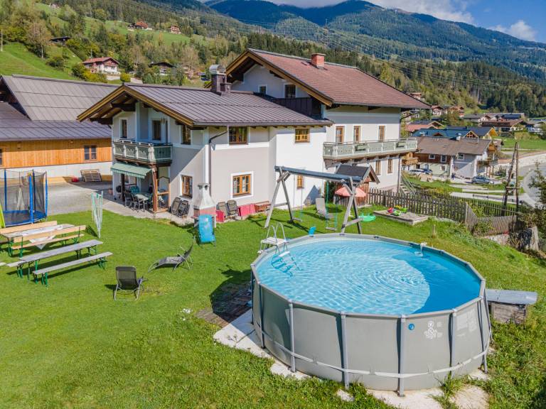 Vacation home with private pool, barbeque & terrace — photo 5