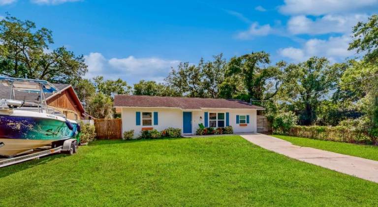 Lovely house | Suitable for remote work | Dogs allowed in Tampa, FL