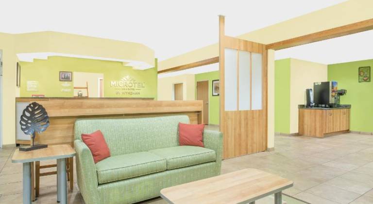 Microtel Inn & Suites by Wyndham Tuscumbia/Muscle Shoals — photo 2