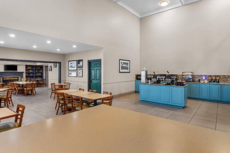 Country Inn & Suites by Radisson, Beckley, WV — photo 5