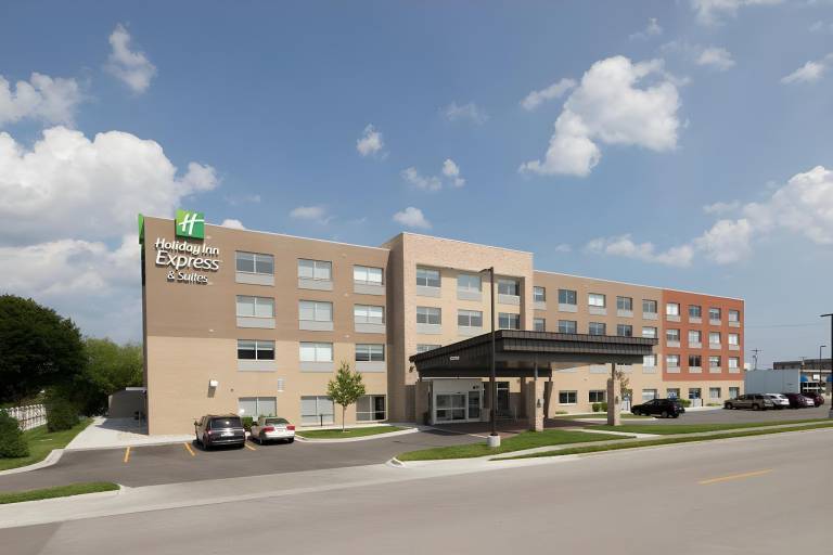 Holiday Inn Express and Suites Kalamazoo West By IHG