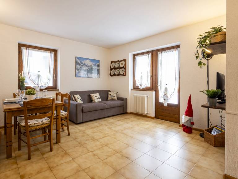 Beautiful holiday apartment with patio & garden | Mountain view | Pets allowed — photo 3