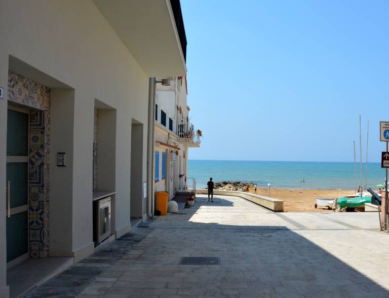 Children-friendly lovely rental apartment with patio | Beach view | Close to the beach | Pets allowed — photo 3