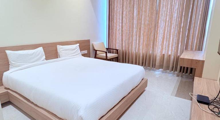 Hotel Serenity