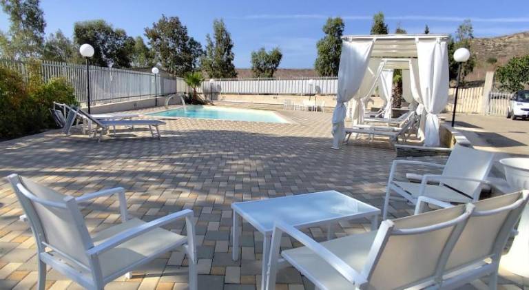 Vacation home with terrace, BBQ & garden — photo 4