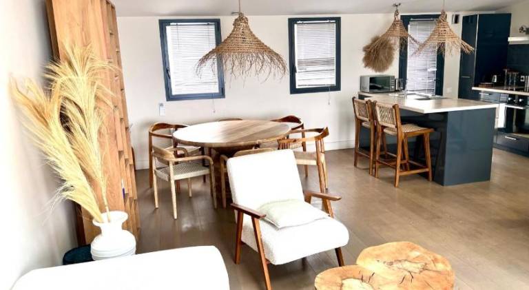 Fully equipped villa with terrace, hot tub & barbeque | Beach nearby | Perfect for remote work | Pets are welcome — photo 4