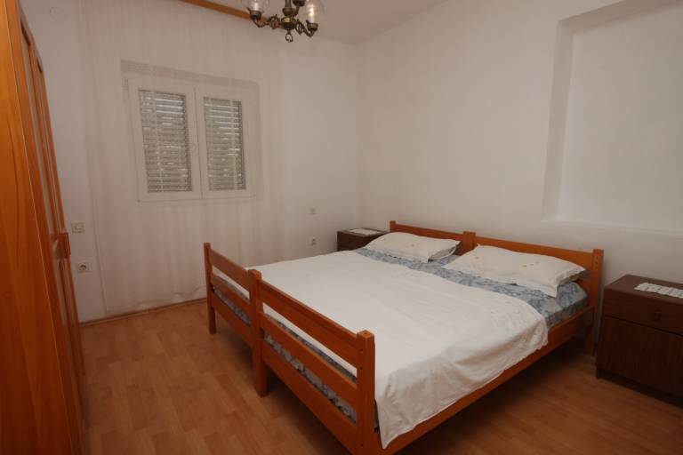 Two bedroom apartment near beach Kustići, Pag (A-6449-b) — photo 5