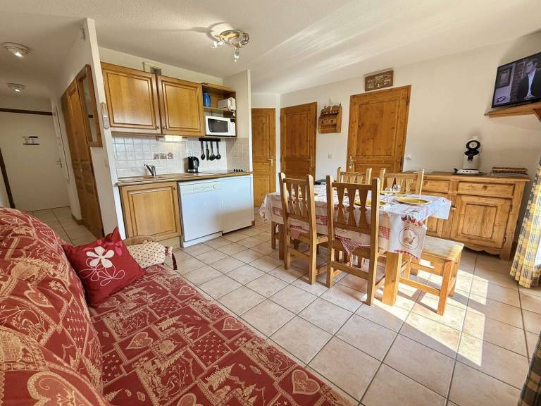 Apartment with 2 rooms for 6 persons — photo 3