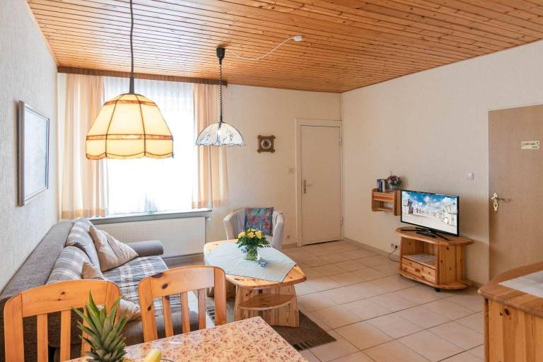 Holiday apartment with garden, barbecue & terrace in St. Peter-Ording