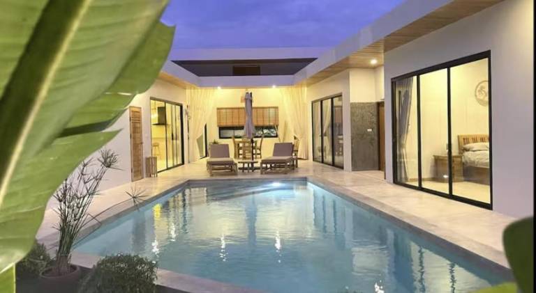 Villa with private pool & patio in Koh Samui