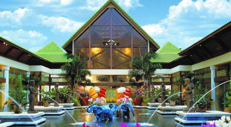 Universal's Loews Royal Pacific Resort — photo 5