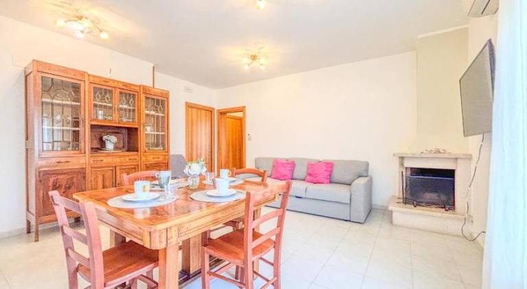 Apartment with 1 room for 5 persons in Pineto