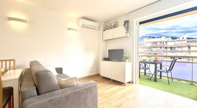 Apartment with 1 room for 4 persons in Menton