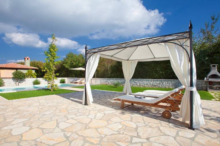 Fully equipped villa with barbecue, pool & terrace | Pet-friendly — photo 4