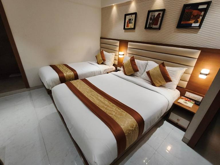 Hotel Pearl Residency Thane