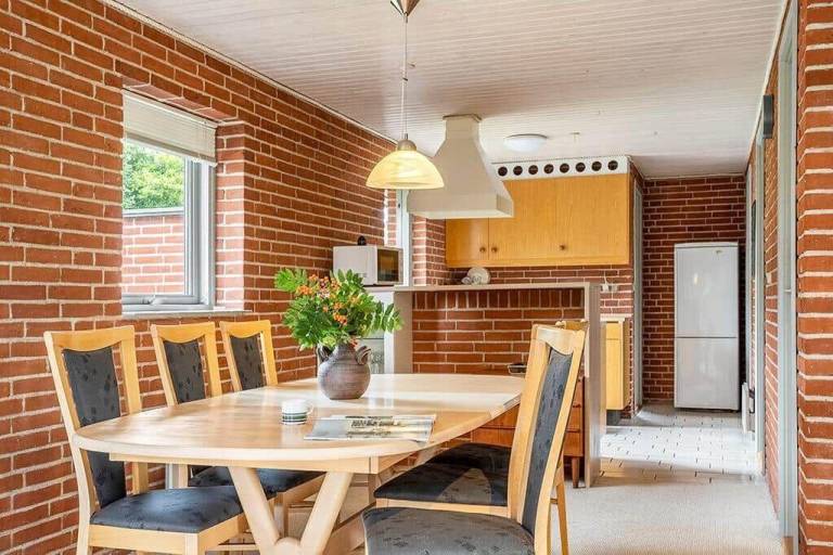 Vacation home with grill, yard & patio — photo 5
