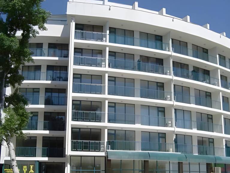 Serviced apartment with barbeque, pool & yard in Sunny beach