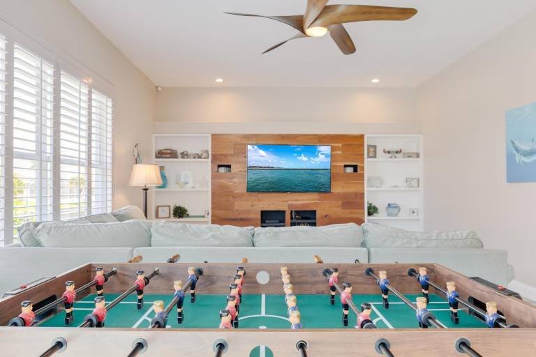 Child-friendly house with patio, private pool & barbeque | Water view | Dogs allowed — photo 5