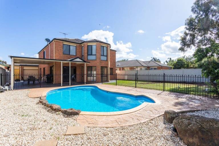 House  Werribee South