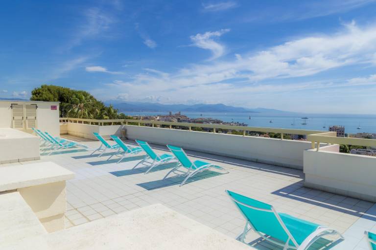Holiday apartment with garden, terrace & pool — photo 3