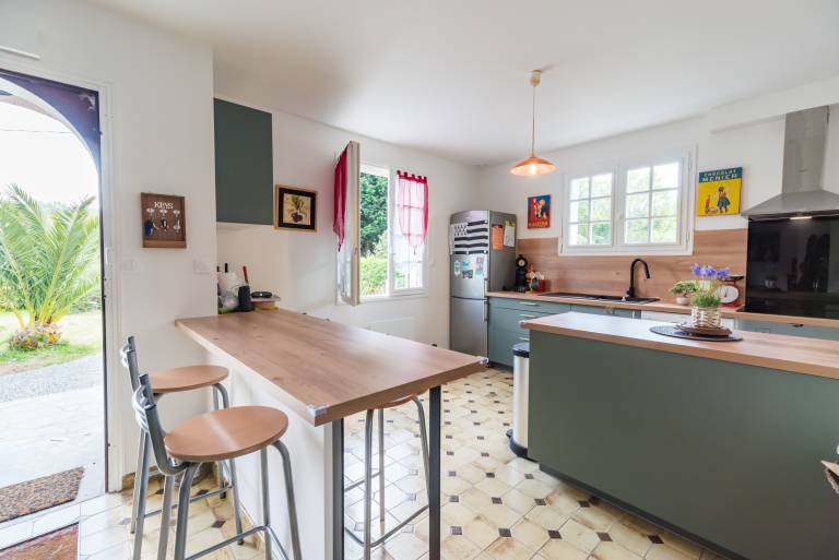 Family-friendly wonderful vacation home with yard & patio | Pets are welcome — photo 3