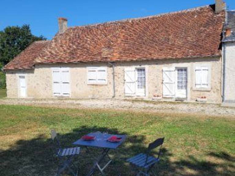 "Charming Lakeside Ground-Floor Cottage in Berry with Inclusive Amenities & Private Parking" — photo 2