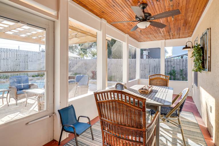 5 Blocks to Shore: PCB Escape w/ Screened Porch — photo 2