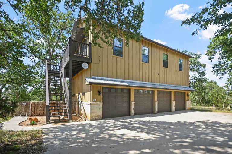 Child-friendly house with grill & fast internet | City view | Pets allowed — photo 4