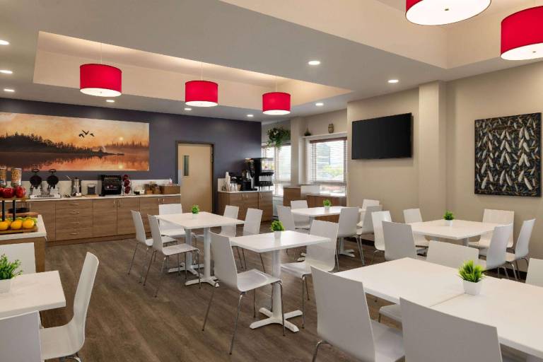 Microtel Inn and Suites by Wyndham Val d Or — photo 5