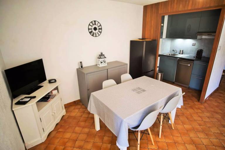 Delta Residence - Apartment 4 beds 100 M from the beach — photo 4