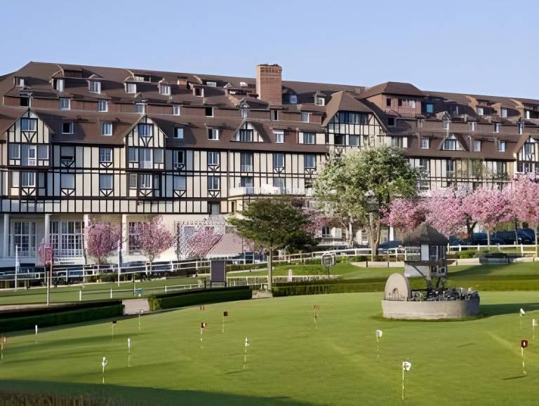 Hotel Barriere L'Hotel du Golf in Touques