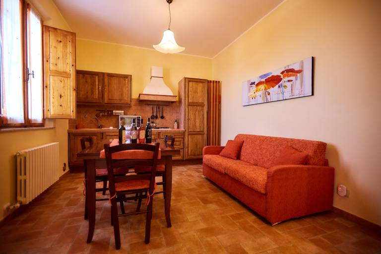 Apartment with yard, barbeque & pool — photo 4