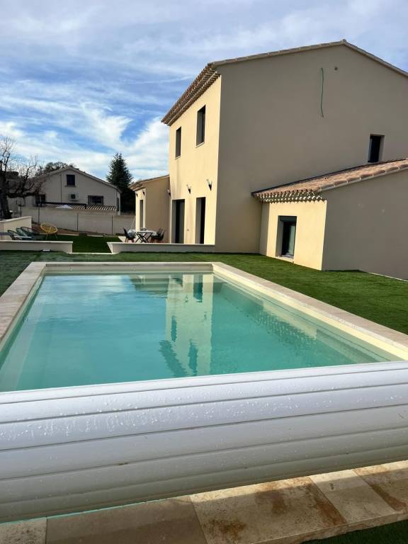 Villa  Apt