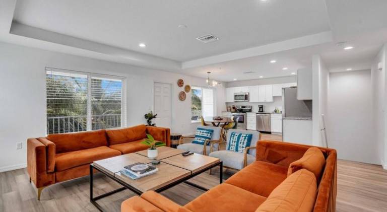 Villa with pool & jacuzzi | Pet-friendly — photo 2