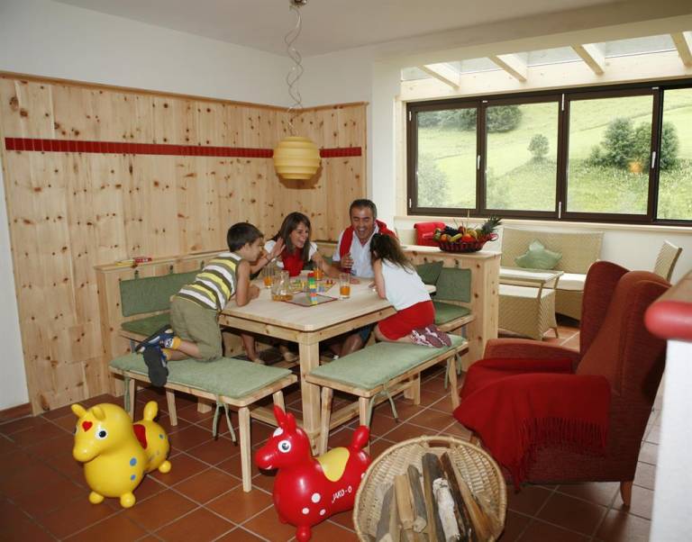 Holiday apartment with terrace, sauna & yard — photo 3